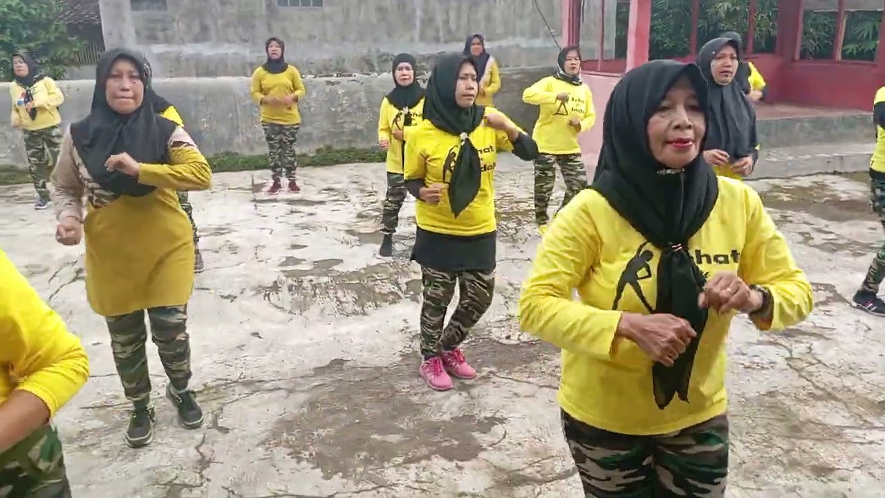 Senam Lansia Poco-Poco Sukorambi jember