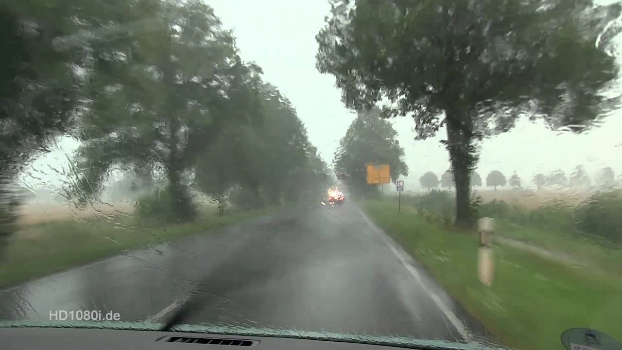 Gewitter am 27. Juli 2012 - Umgestürzter Baum, Naheinschlag und zahlreiche Feuerwehreinsätze