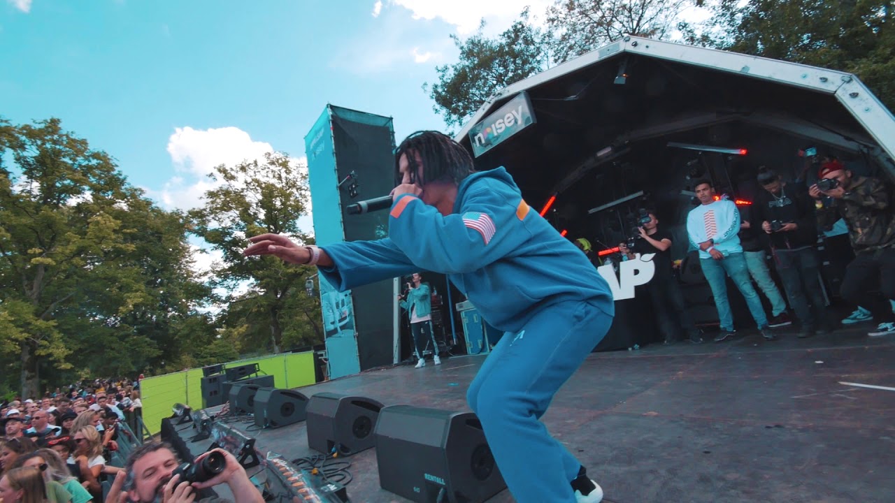 Jacin Trill laat mensen moshen tijdens Kandy Kush  - Live @ Appelsap festival 2018 [Very Rare]