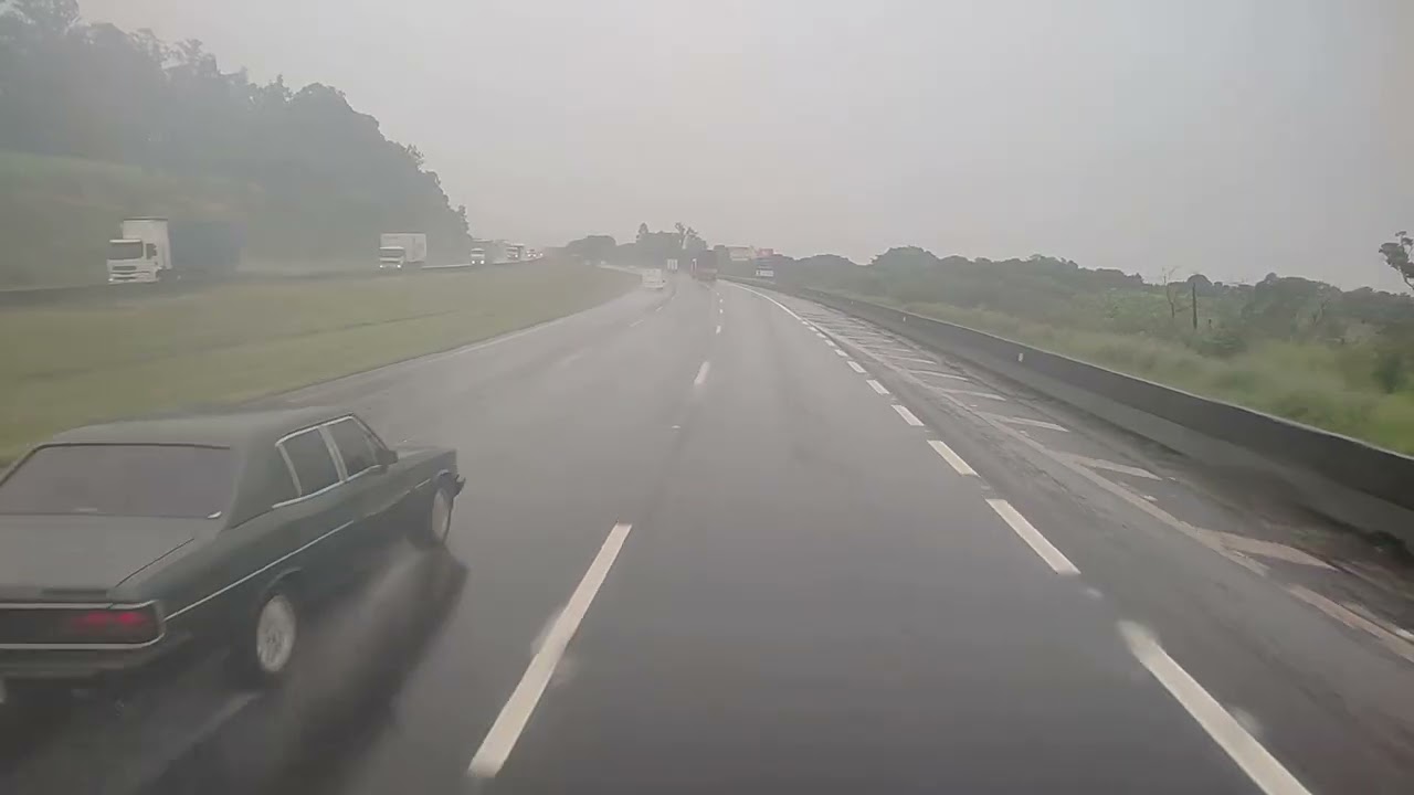 Saindo de Araras debaixo de muita chuva pro Batatais🚀🚀🚀 Ep.29/26#gratidão#motivação#estrada#caminhão