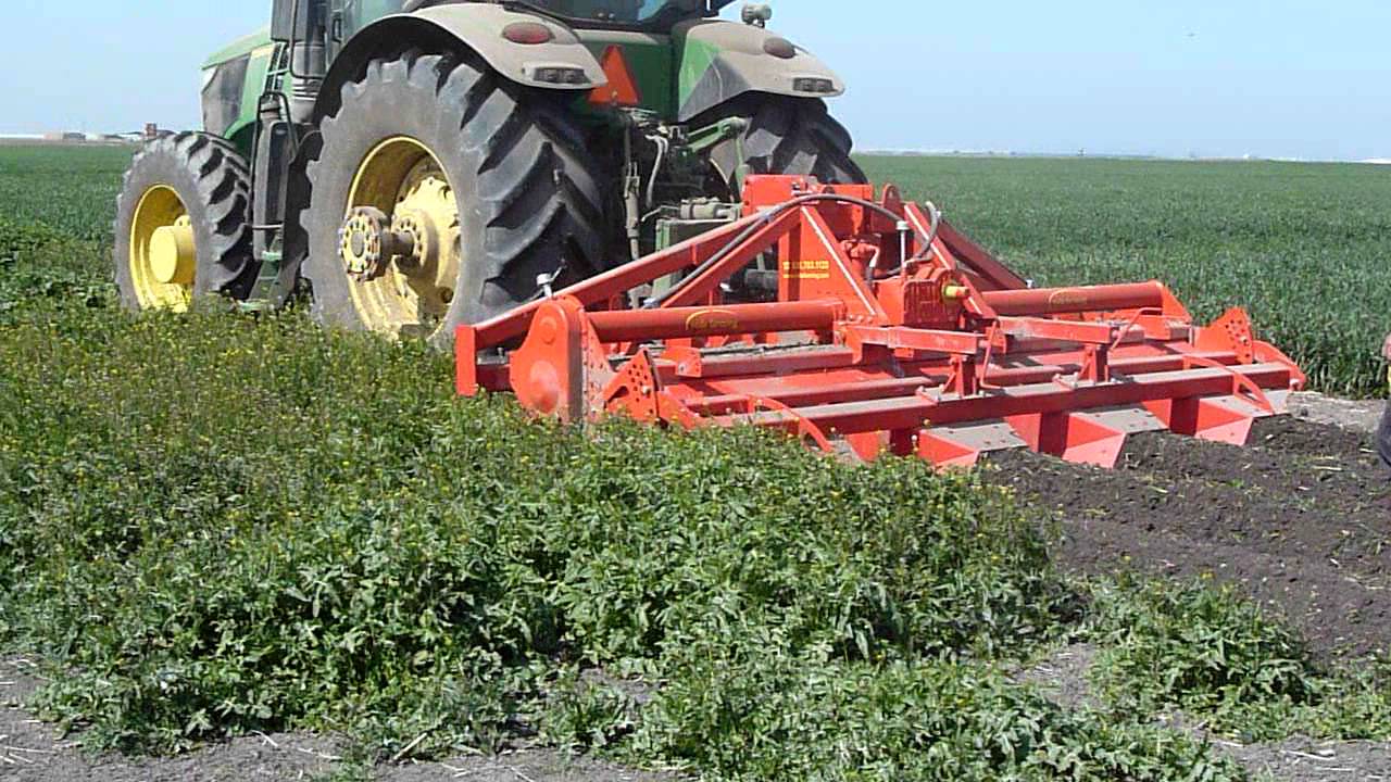 G4000: Rototiller with RIpper and Bed Former