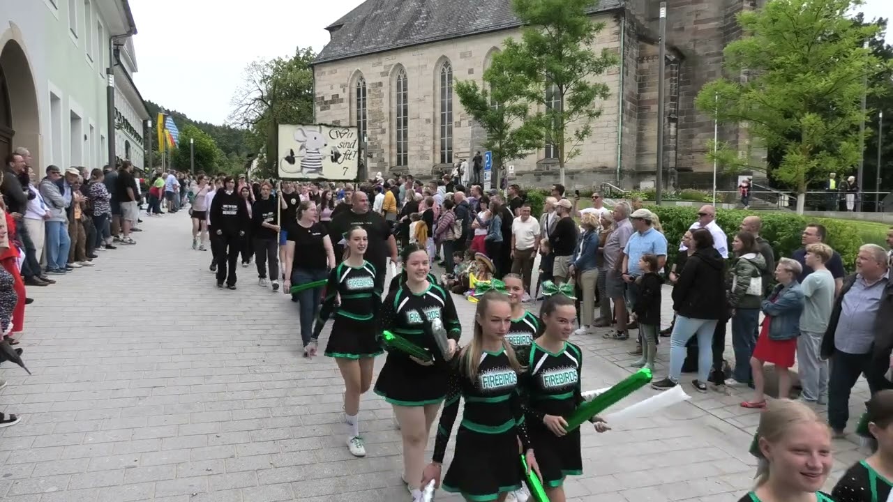475. Neustadter Kinderfest 2025 Umzug, Staffellauf, Tänze und Rutscher