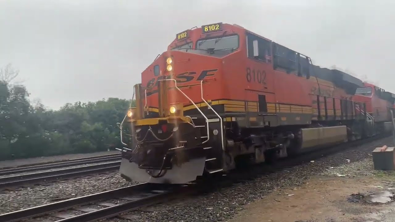 8109 BNSF lot and lot of containers ￼