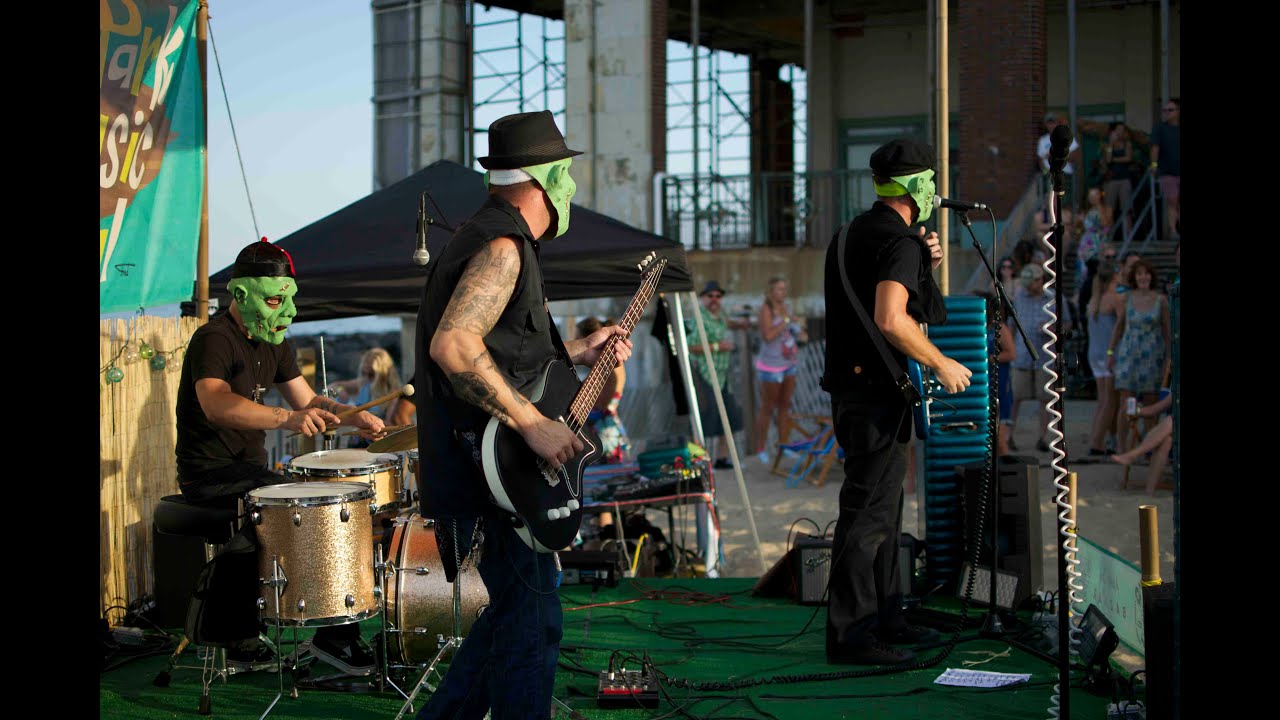 The Primitive Finks - Midnight Surfer live at Asbury Park Surf Music Festival