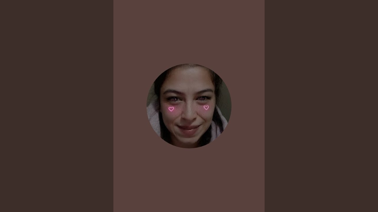 KelliBelly_CS is live!