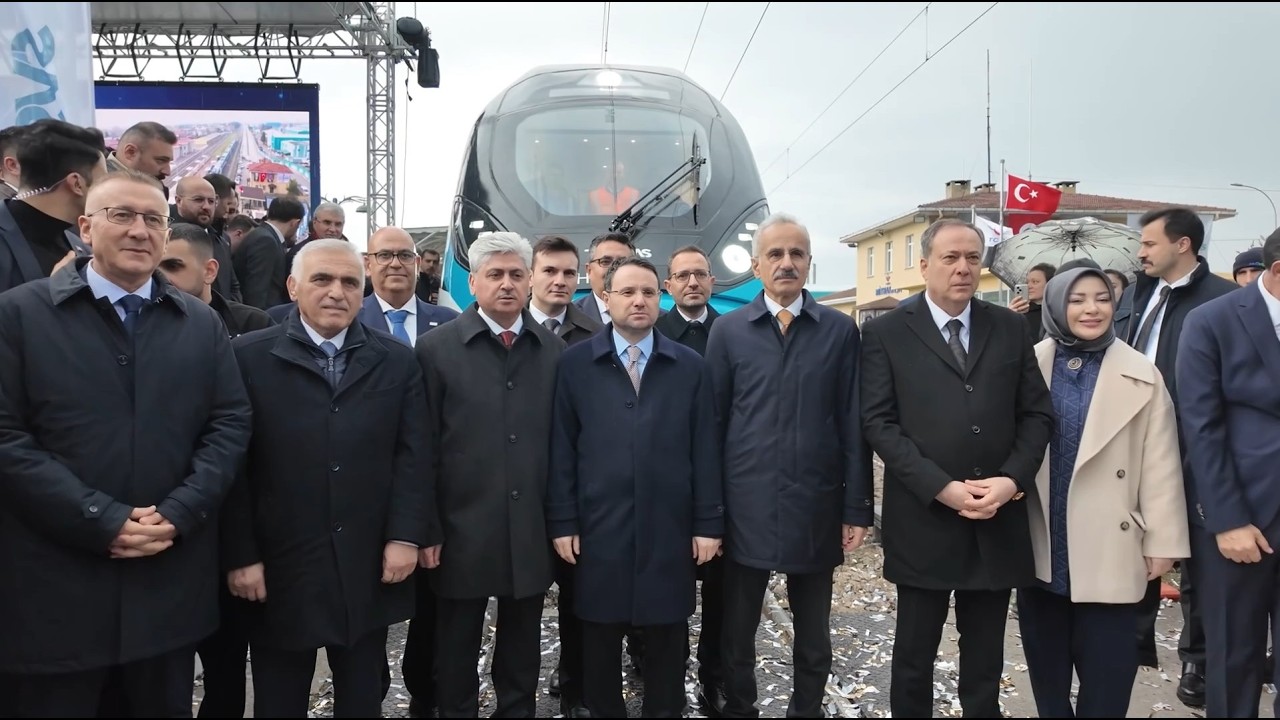Bakan Gürlek, Milli Elektrikli Hızlı Tren Seti Yol Testleri Başlangıç Töreni'ne Katıldı 📍 Sakarya