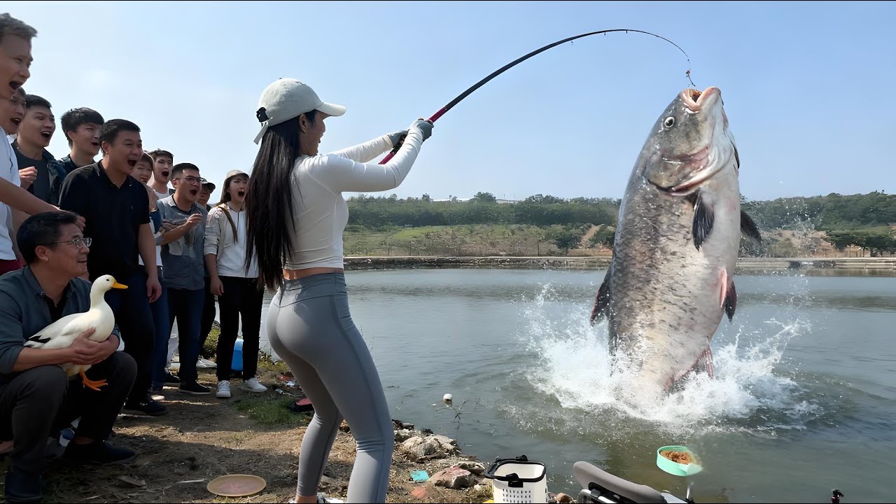 美女挑战师父老麻雀的70➕大青鱼，结局很意外，泼天的富贵说来它就 #2024dou来钓鱼 #原来钓鱼才是抖音运动顶流 #女钓手 #柒月钓鱼#抖音钓鱼人