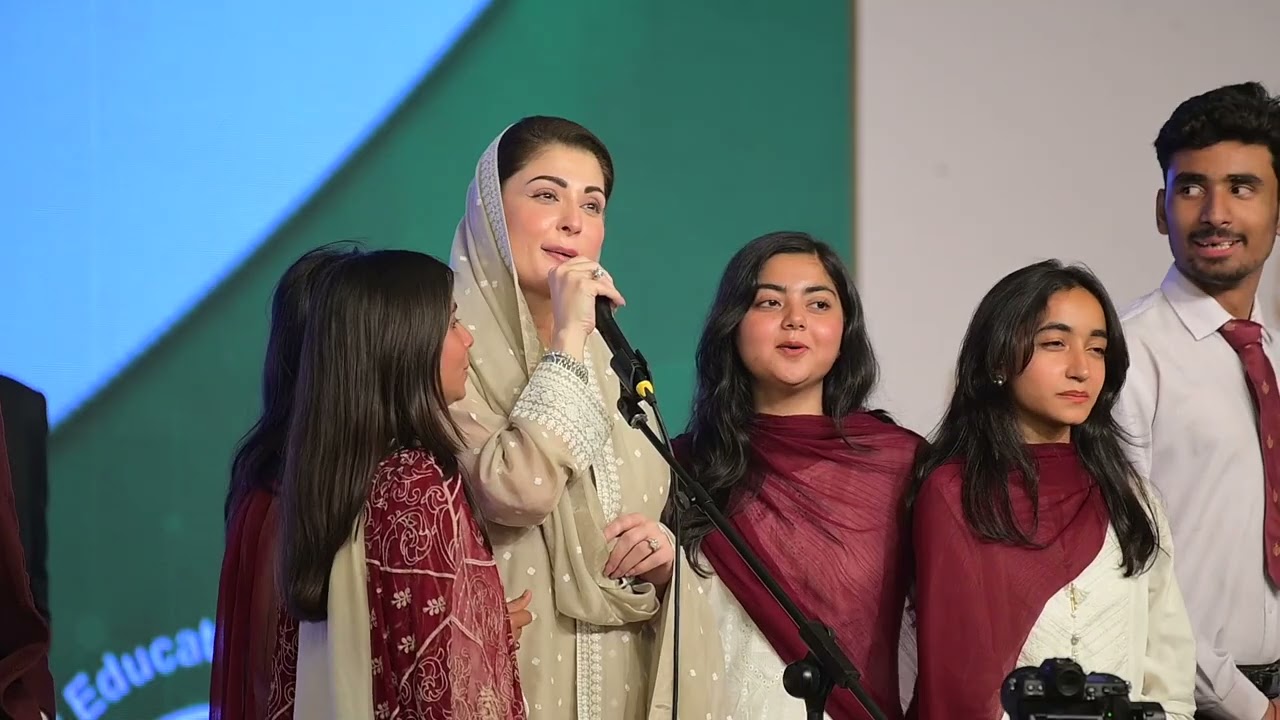 SOHNI DHARTI ALLAH RAKHAY BY CM PUNJAB MARYAM NAWAZ | AT THE Ceremony Of Laptop Scheme