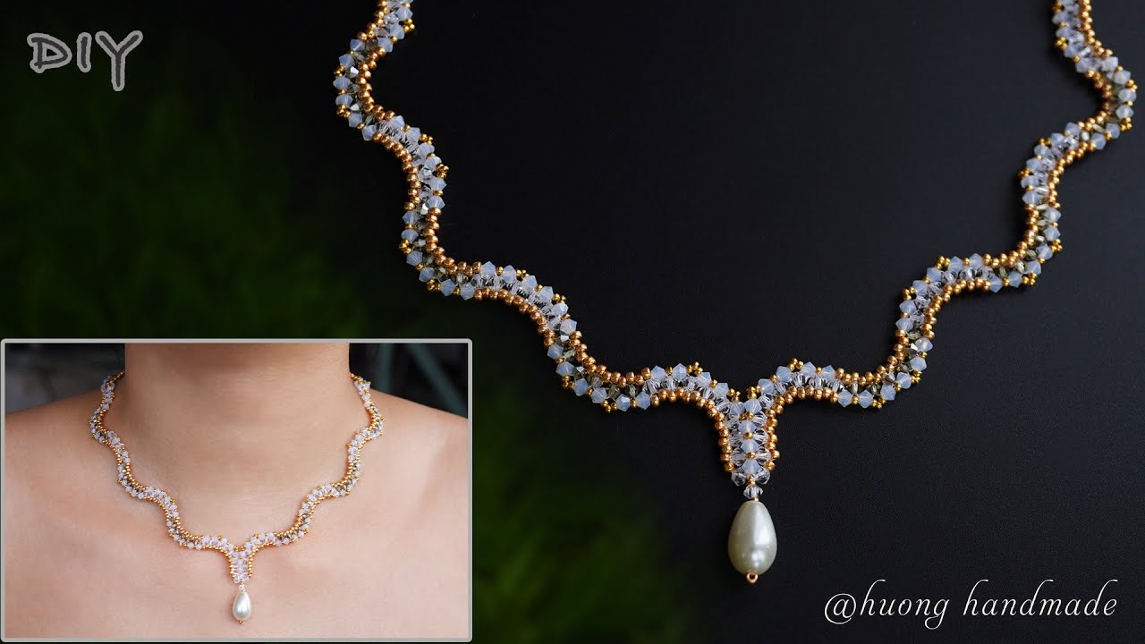 Wavy bicone beaded necklace. How to make necklace. Beading tutorial