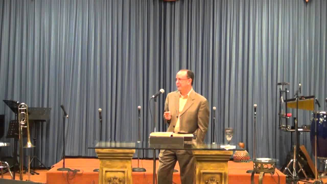En todo lo verdadero, honesto, juesto, puro, amable.... en esto pensad - Pastor-Moisés Román