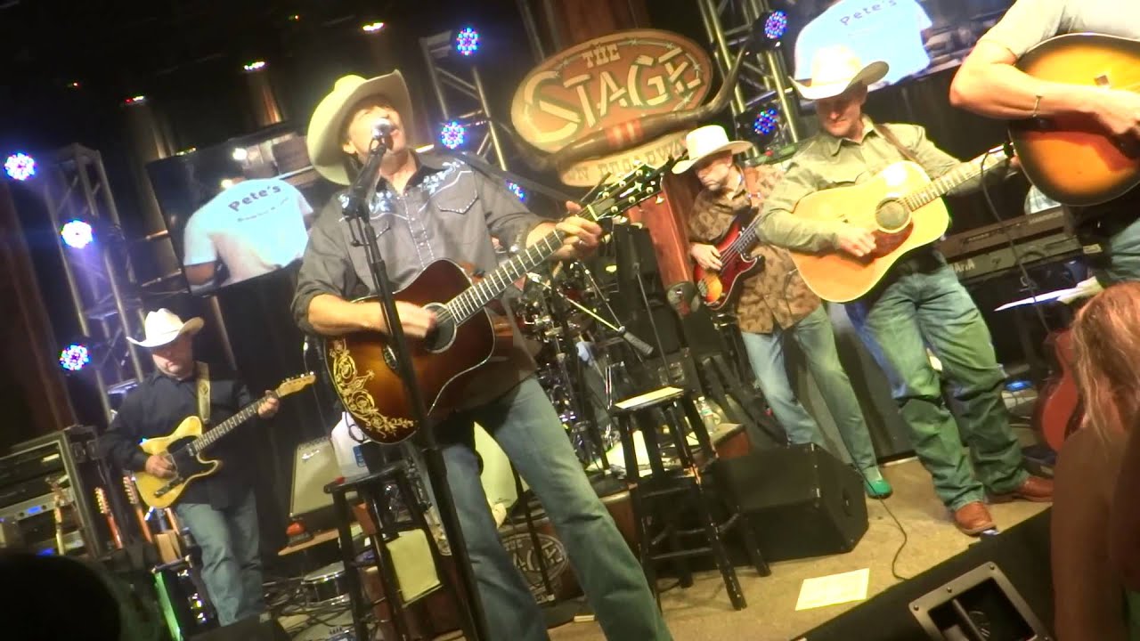 Alan Jackson - Gone Country (Live)