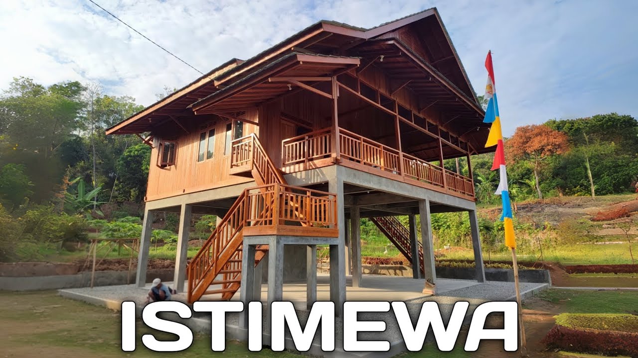 BESAR banget! Review Rumah Kayu Milik Pak Jendral 130m² Mezzanine | Rumah Kayu Nusantara