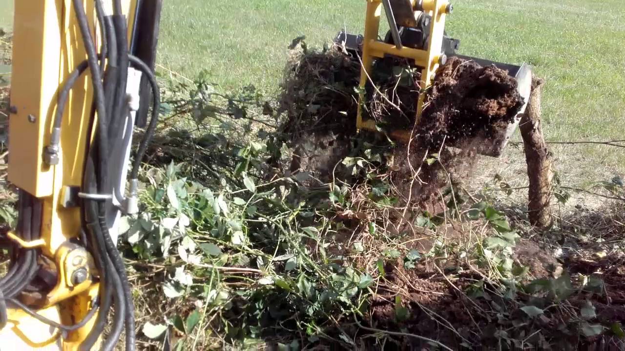 Minigraver Total Grip 4wd tractor van Handelsonderneming Bert Hey