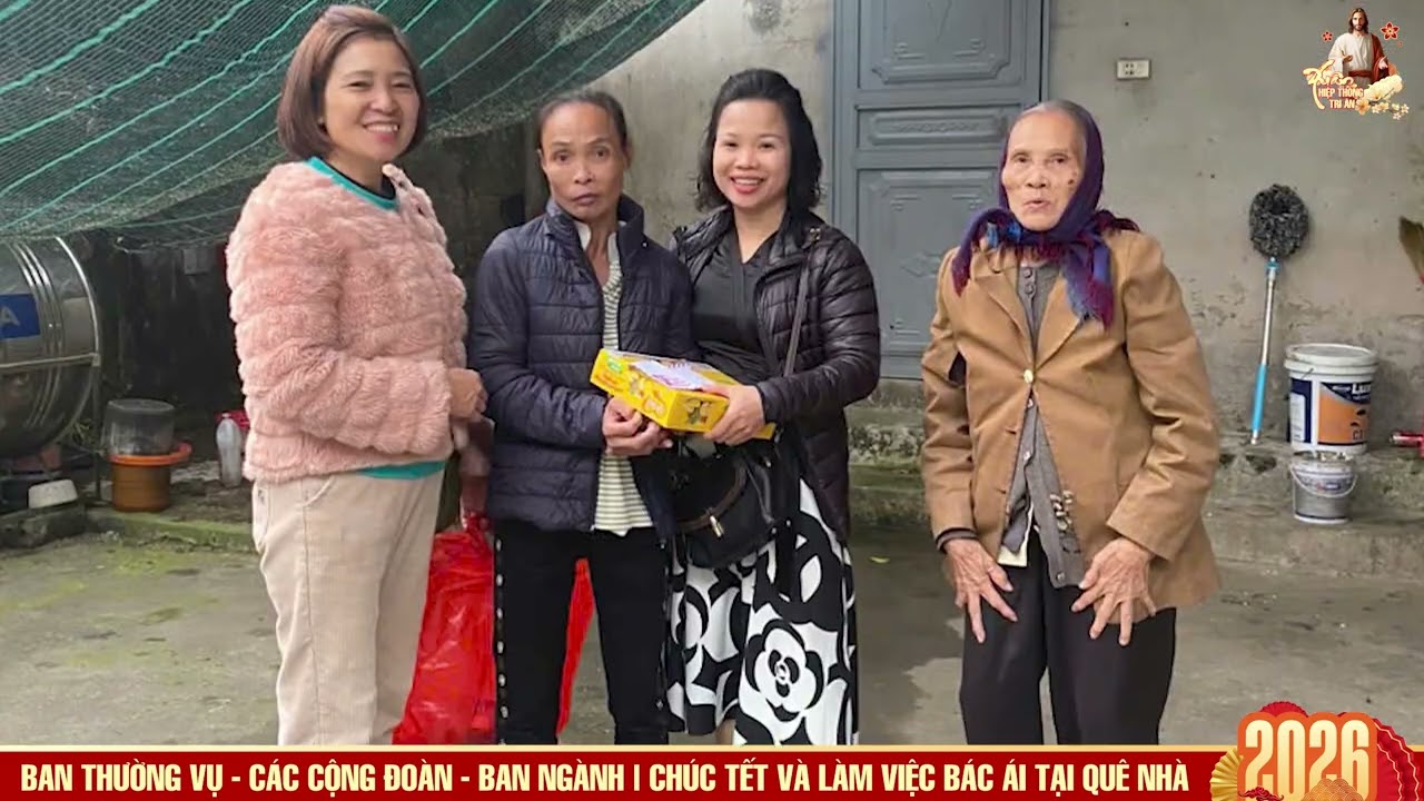 GIA ĐÌNH CÔNG GIÁO XA QUÊ GẶP GỠ VÀ CHÚC TẾT QUÝ CHA QUÝ SƠ, QUÝ CỐ