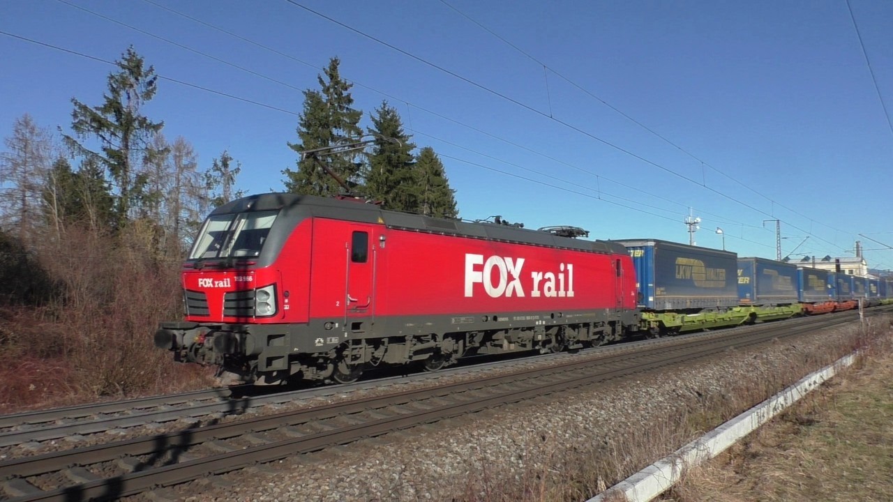 U.A. DB Class 77, Passauer Umleiter - Zugverkehr in Freilassing am 25.02.2026 - FHD