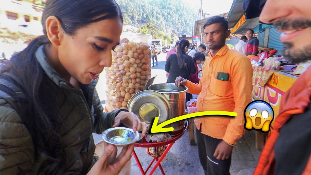 Mi esposa prueba Comida Callejera en la India *y esto ocurre... 😱