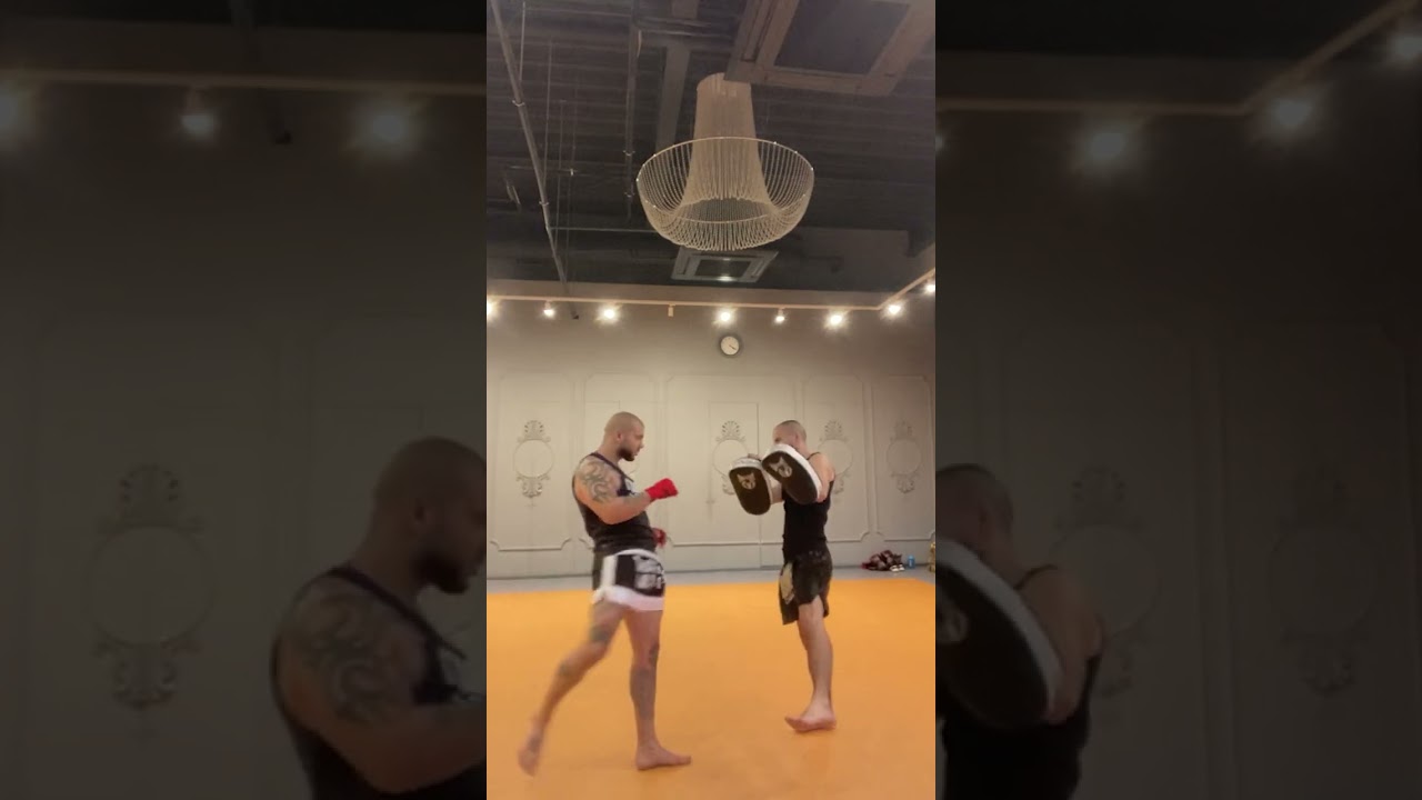 Joper L.A.  Tobak vs Sándor Bandi A Csillag Harcos bevonulója