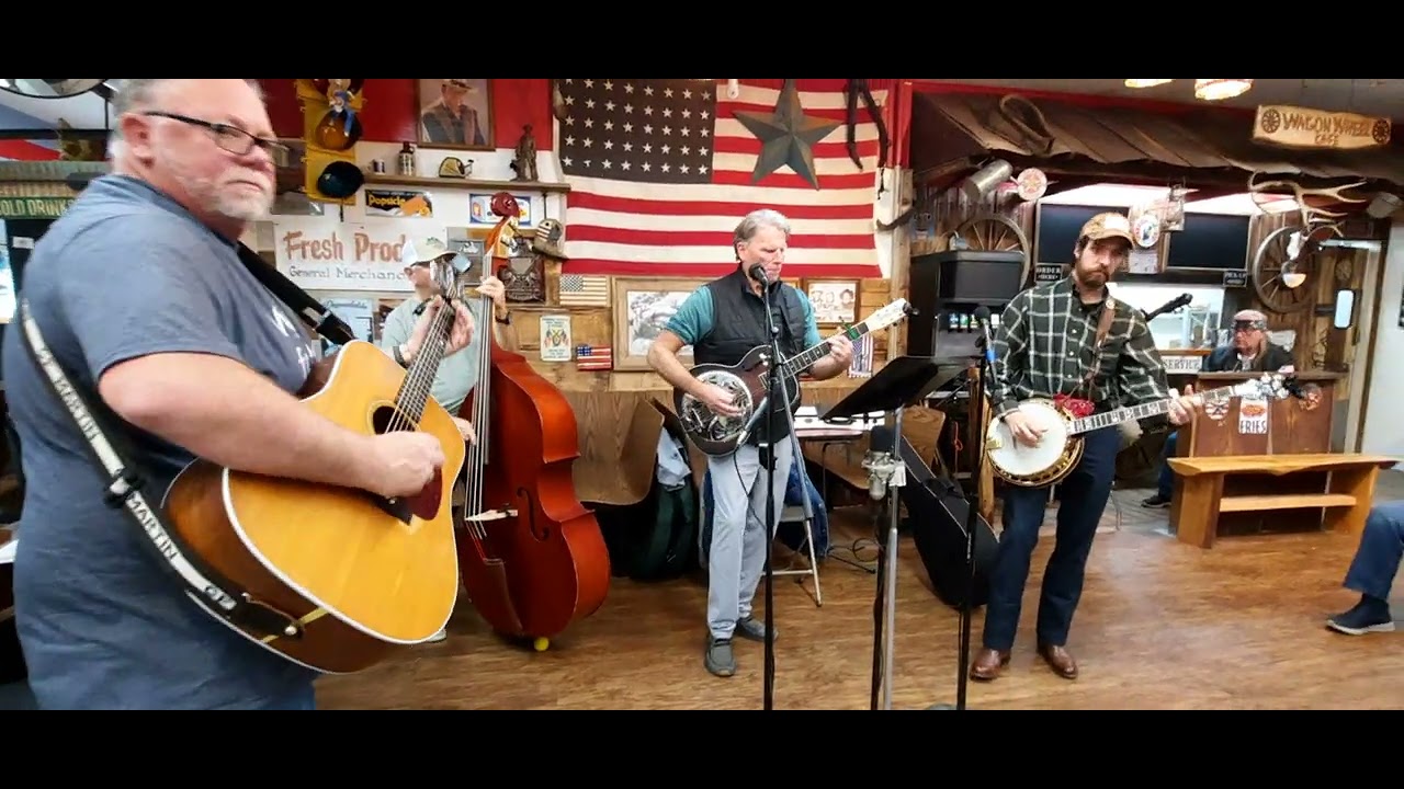 Philip Swing - vocals ANDY HUNT 🎶 BANJO