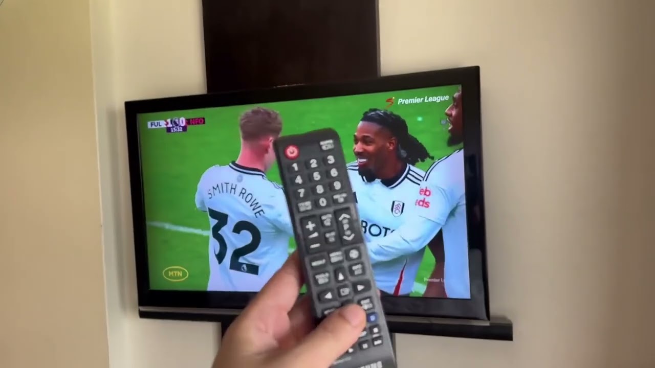 Samsung UN65DU8000: 2024 Review - Best 4K TV for Gaming!