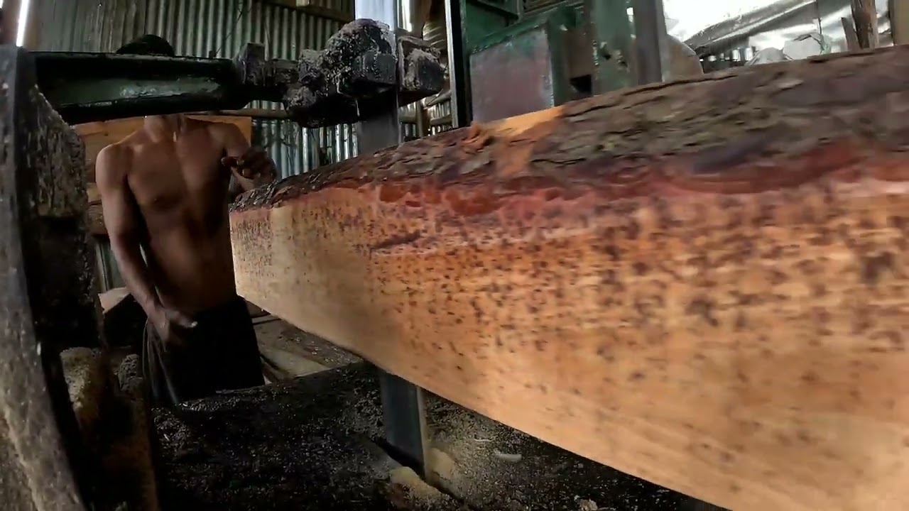 #woodworking splitting pine wood using standard production techniques.