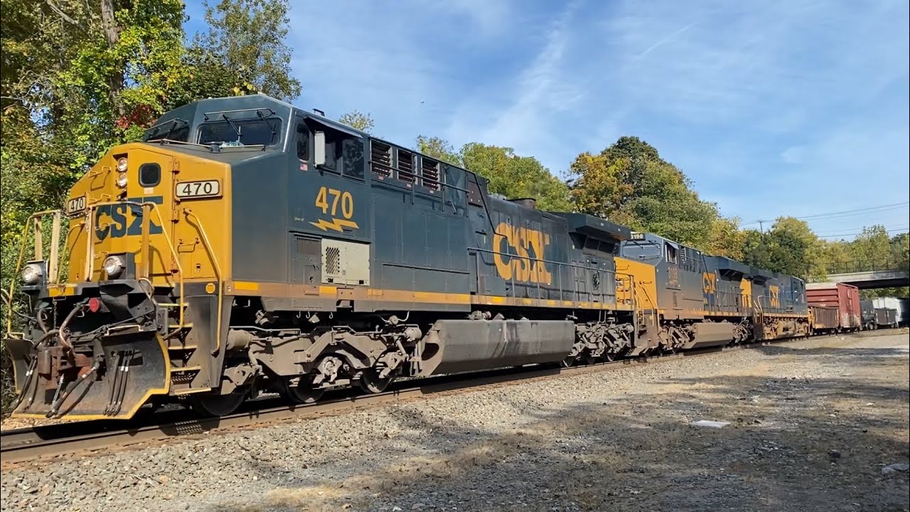 Tiny CSX M427/29 passes CP57 with #80 in YN3C trailing 3rd