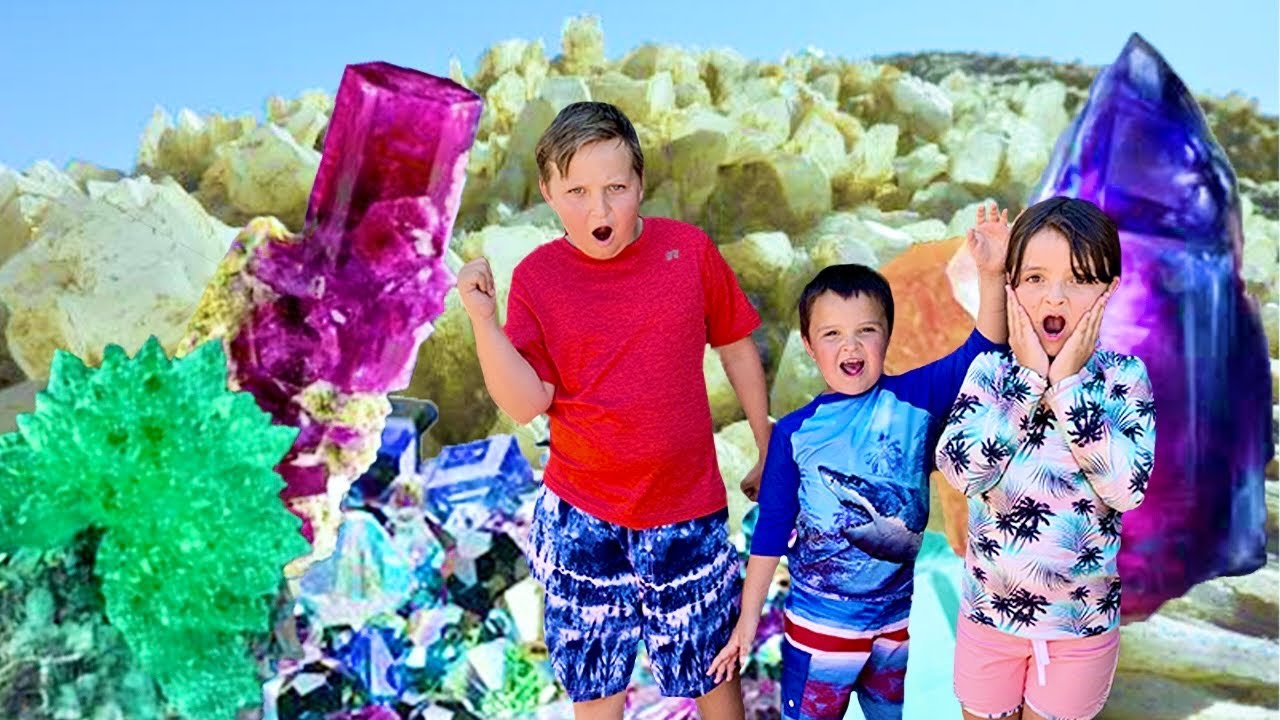 Finding DIAMONDS at GLITTER mountain!