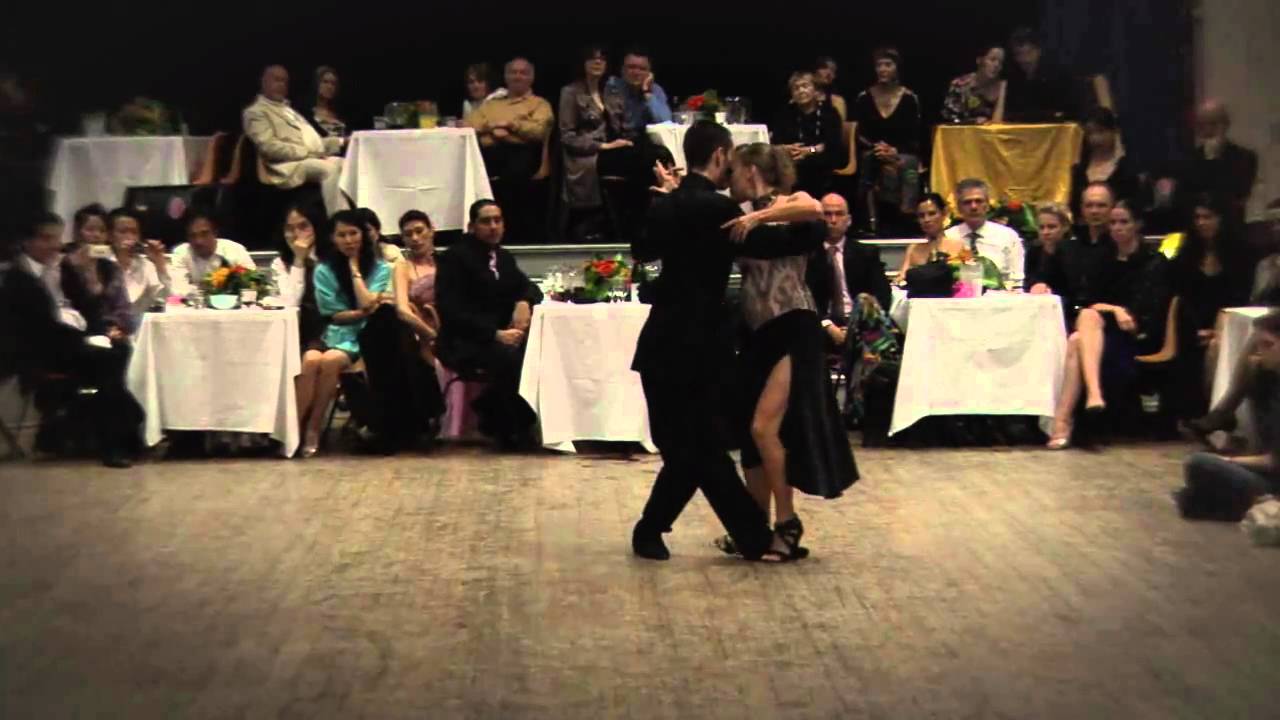 Javier Rodriguez y Andrea Misse   Grand Milonga, 2 October 2010, Dance 1