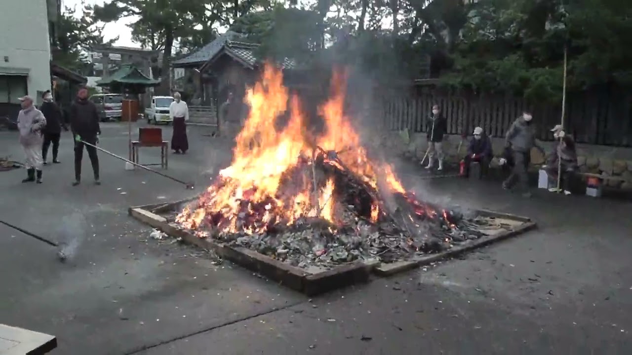 令和5年どんど焼き（八幡神社境内）