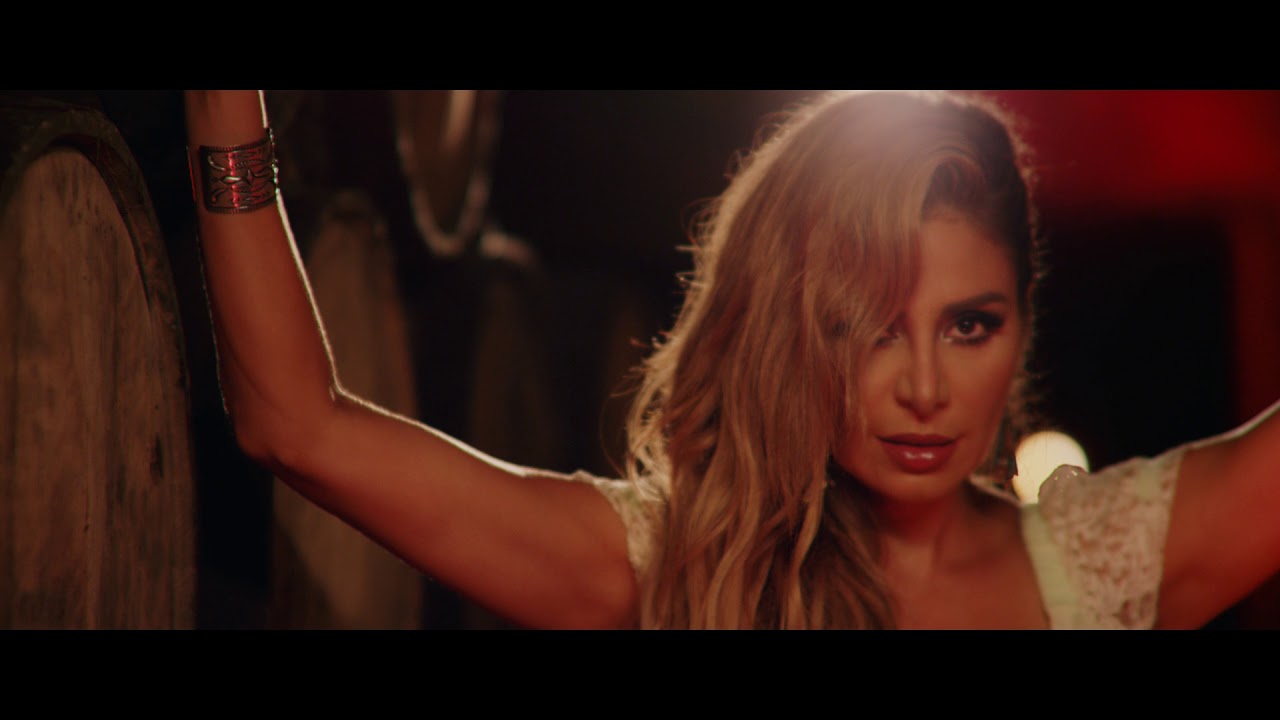 Cristina - Desaires (Video Oficial)