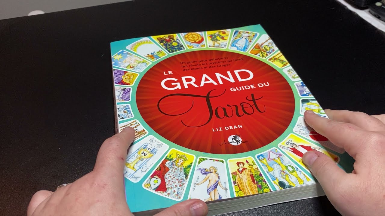 Revue livre le grand guide du tarot aux éditions arcana sacra
