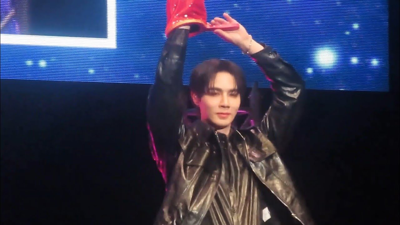 250302 Zee Pruk 마술쇼🪄🎩