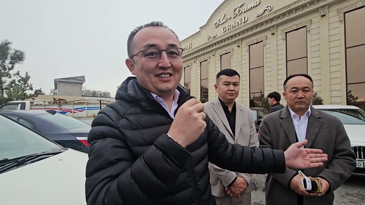 Манастын тоюна келген Кытайлык коноктор. 