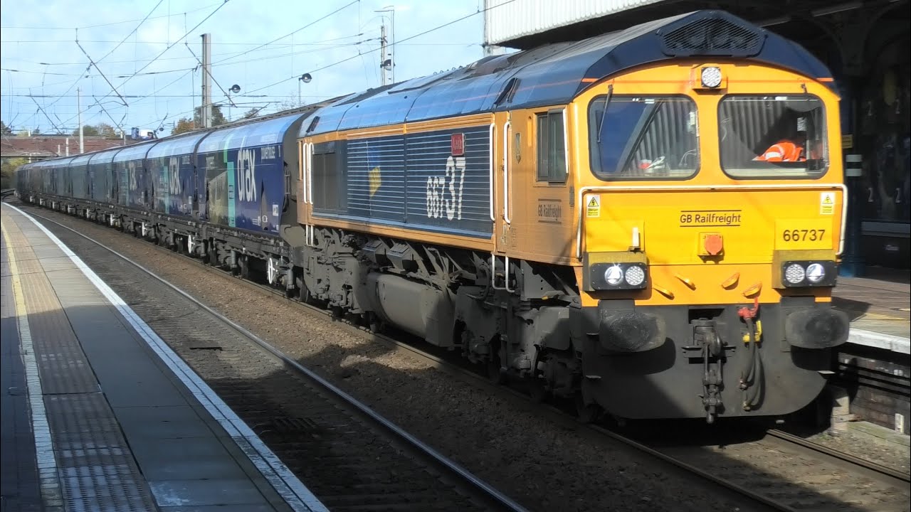 Fantastic Few Hours at Wigan North Western Warrington bank Q Freight/Passenger trains October 28th