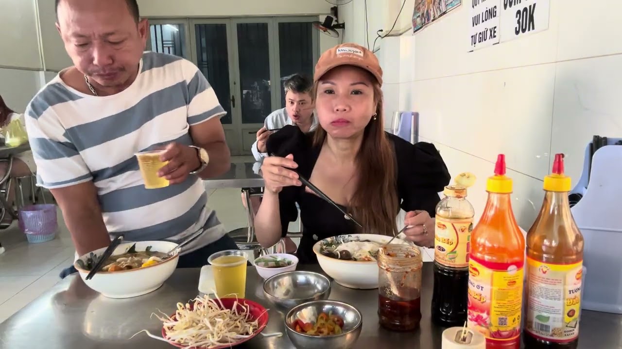 Mời cả nhà ăn hủ tiếu chay ngon ngọt từ nấm rao củ