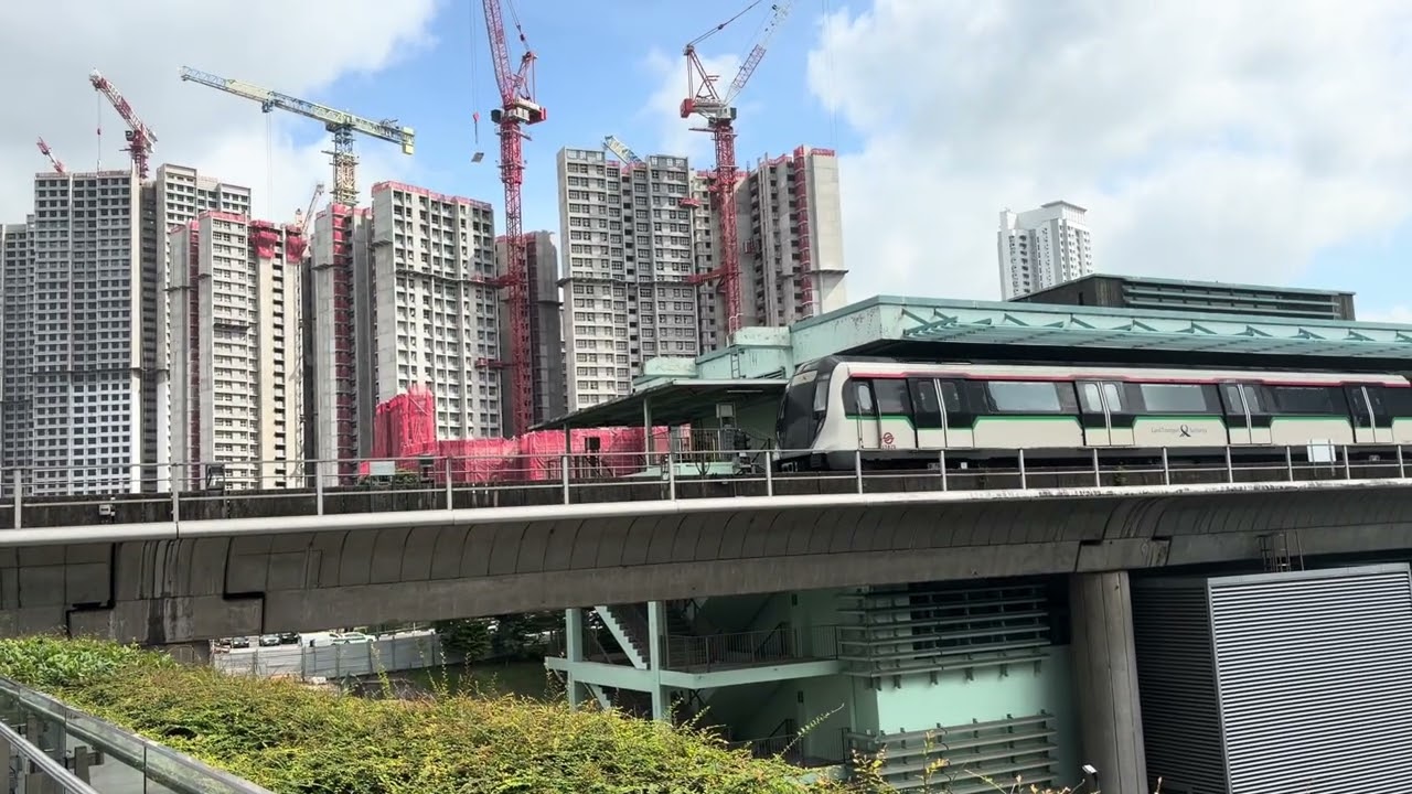 Smrt R151 alstom movia set 829/830 departing Buona Vista 