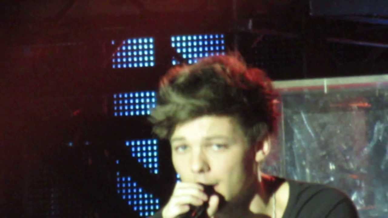 One Direction- Summer Love @Milan Live May 20, 2013
