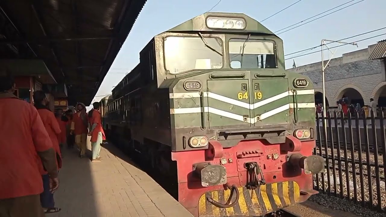 Rawalpindi to Peshawar Train Journey on Jaffar Express Quetta Bound Train