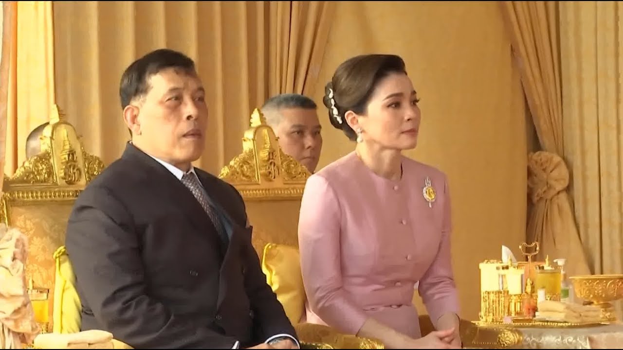 ในหลวง-พระราชินี เสด็จพระราชดำเนินทรงสักการะพระบรมสารีริกธาตุ (พระเขี้ยวแก้ว) วันที่ ๑๒ ธันวาคม ๒๕๖๗