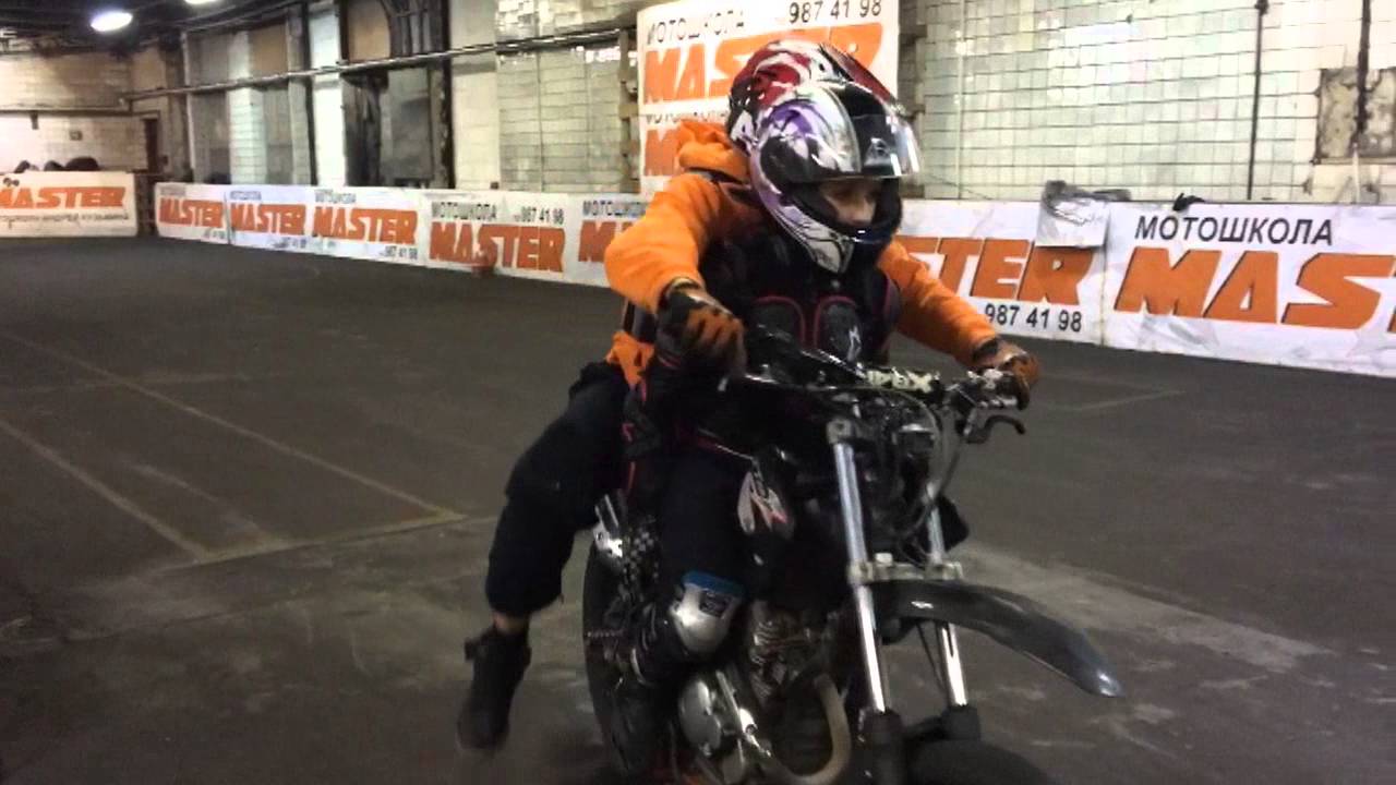 Training Motorcycle Stunts and Riding in tandem