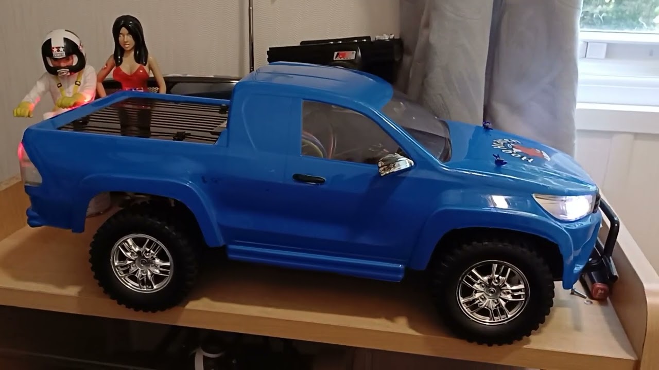 TOYOTA HILUX CC-01 BARGAIN!