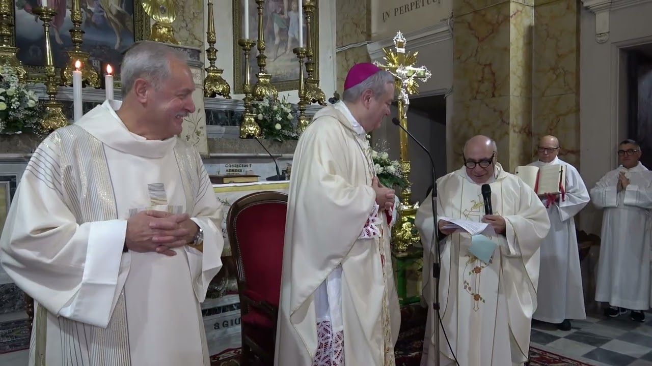 Vescovo della diocesi di Fr. Mons. Santo Marcianò Presiede la Messa solenne di S.Oliva