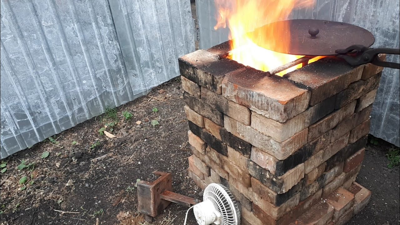 Плавильная печь из кирпичей