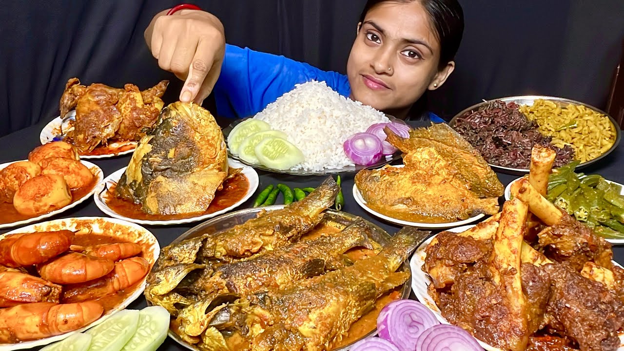 Fish Curry Prawn Curry Lal Saag Bhindi Curry Egg Curry Mutton Curry Chicken Curry With Rice Eating