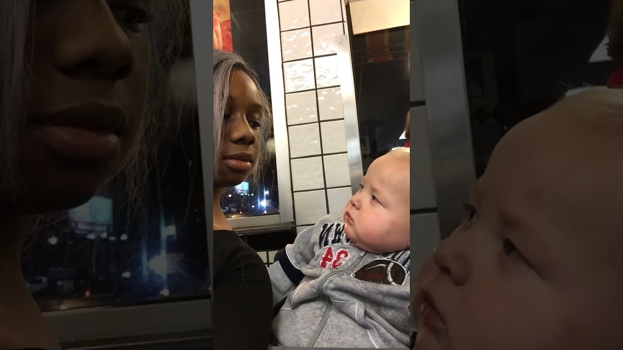 White baby reaction 👶🏼👩🏿😂 | sees a black woman for the first time #meme #comedy #shorts
