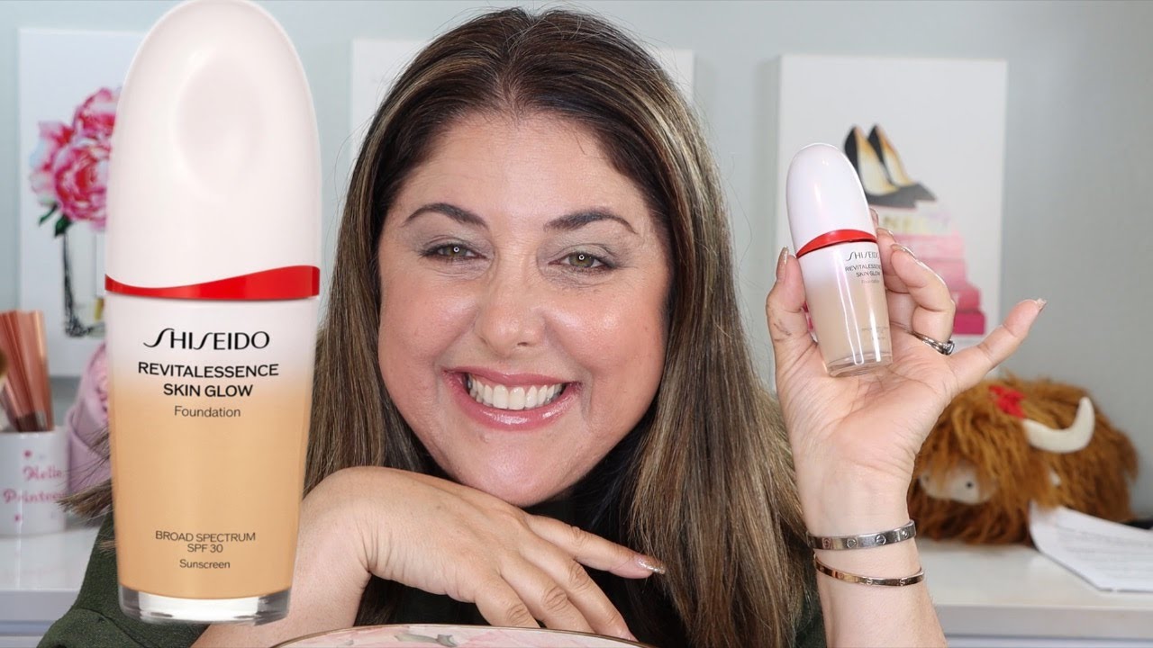 NEW Shiseido RevitalEssence Skin Glow Foundation!