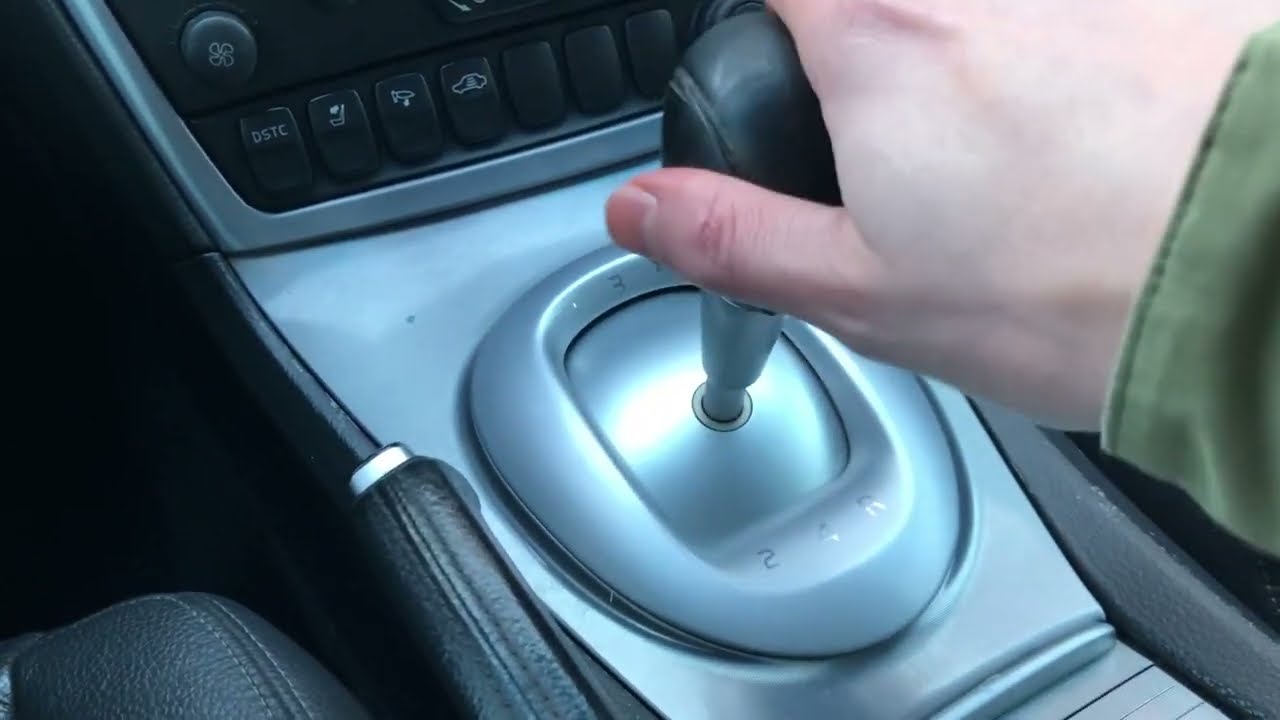 Volvo S60 2005  - Loose Spaceball Gear Shifter