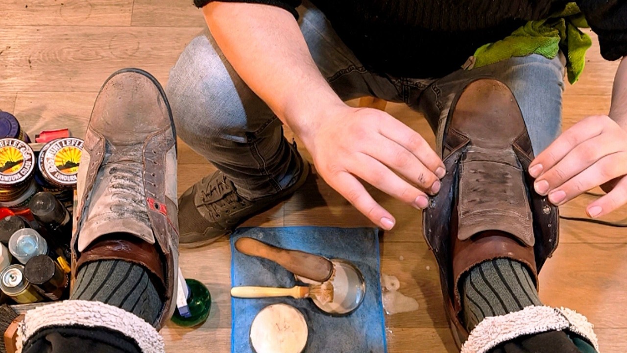 Dirty to Mirror Shine! - Amazing Shoe Restoration(ASMR)