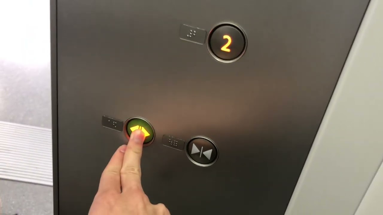 OTISエレベーター __ 関西国際空港ターミナル1