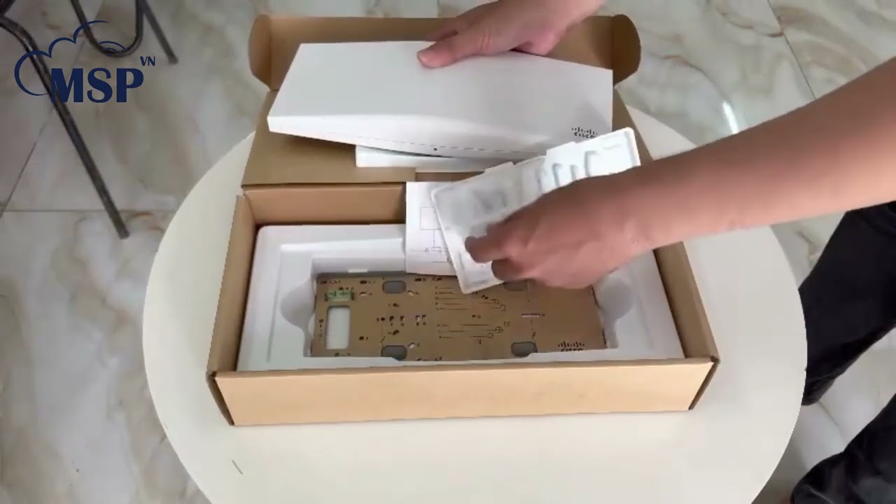 Unboxing Cisco Meraki MR44