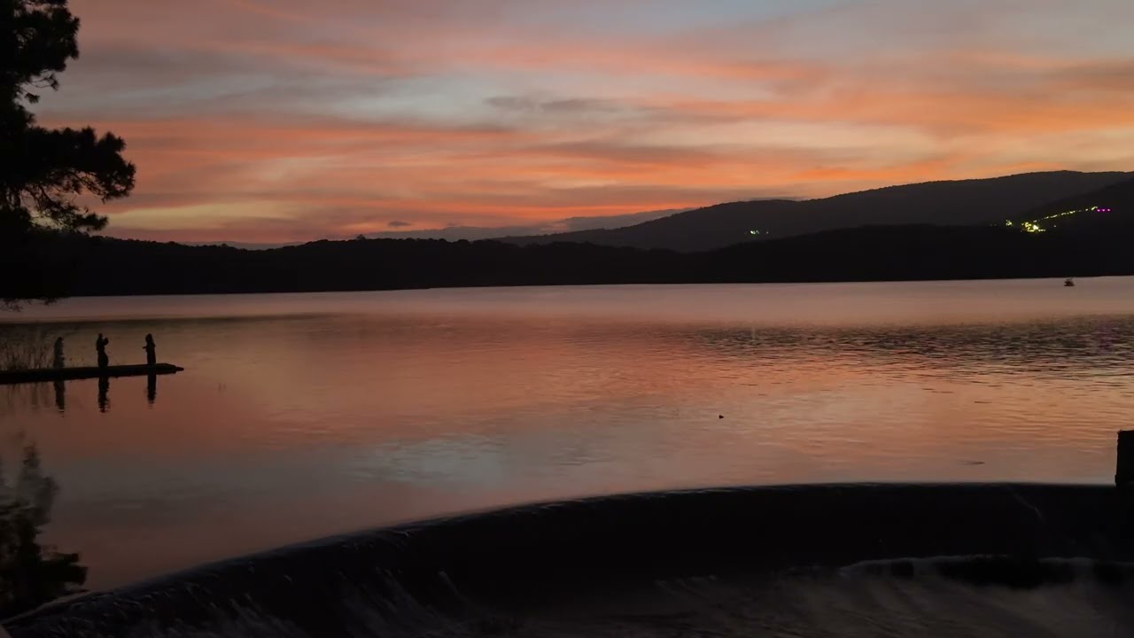 Fiery Red Sunset Over Lake | 11 Min Soothing Water Sounds for Relaxation & Sleep | Oppa Toai